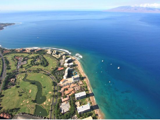 ヘリコプター遊覧飛行　ハレアカラ山やモロカイ島を上空から望む＜45分～／英語ガイド＞by エア・マウイ