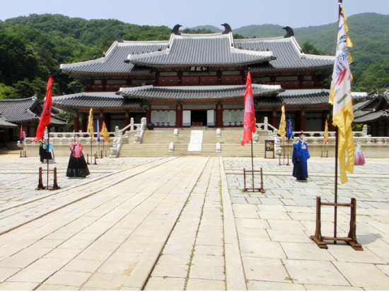 「オク氏夫人伝」ドラマロケ地巡りツアー　大長今パーク＋アチムコヨ樹木園＋ドラマ衣装でプリクラ撮影＜1日／ソウル発／昼食付＞