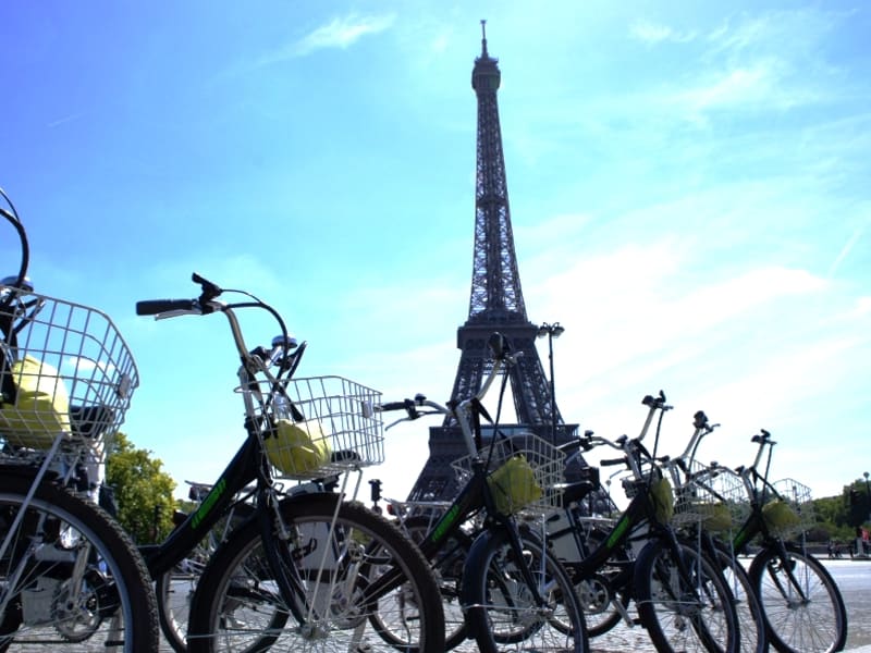 地元っ子の目線で旅する 電動自転車でめぐるパリ市内観光 パリの隠れた魅力を発掘 英語ガイド フランス パリ 旅行の観光 オプショナルツアー予約 Veltra ベルトラ