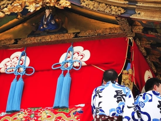 A brilliant red and blue Gion Matsuri float