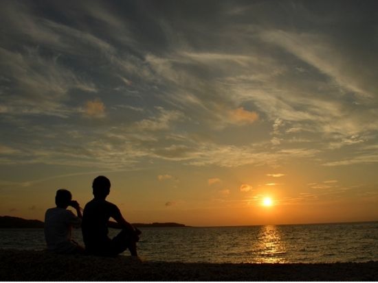バラス島サンセットシュノーケリングツアー　西表宿泊者の特権！地平線に沈む夕日を見に行こう＜西表島滞在者限定／上原港または西部地区ホテル無料送迎／西表島＞