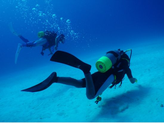 竹富島日帰り観光ツアー　体験ダイビングと竹富島フリータイムがセットになった竹富島1日満喫プラン＜1日／往路お迎え付き／石垣島発＞