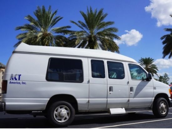 オーランド国際空港⇒オーランド指定エリア内 ホテル空港送迎サービス + 1時間のお買物立ち寄り＜専用車／日本語ドライバー＞