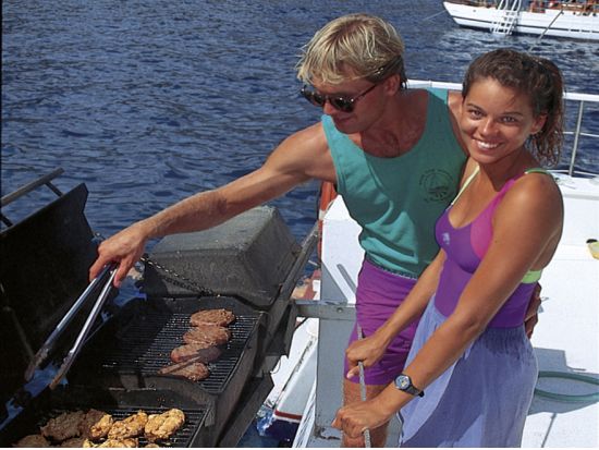 モロキニ島シュノーケリングクルーズ　モロキニ島を含む2スポットを巡る＜午前／朝食＆昼食付き／ マアラエア・ハーバー発＞