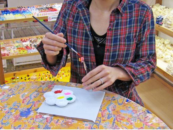 シーサーアクセサリー作り体験　オリジナル携帯ストラップやキーホルダー、ネックレスなどを作成！＜当日9時まで予約可／半日／那覇平和通り＞by 沖縄アート体験美ら風