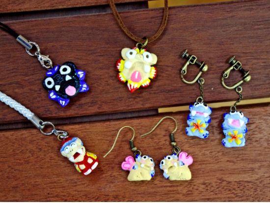 シーサーアクセサリー作り体験　オリジナル携帯ストラップやキーホルダー、ネックレスなどを作成！＜当日9時まで予約可／半日／那覇平和通り＞by 沖縄アート体験美ら風