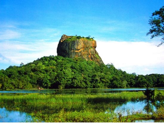 【1泊2日 or 2泊3日】スリランカ宿泊ツアー　世界遺産シーギリヤ＆ダンブッラ＆ミンネリヤ国立公園＆象乗り ＜貸切／日本語ガイド＞