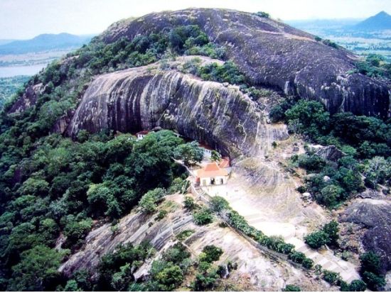 【2泊3日 or 3泊4日】4つの世界遺産周遊ツアー　シーギリヤ＆ダンブッラ＆ポロンナルワ＆キャンディ ＜貸切／日本語ガイド＞