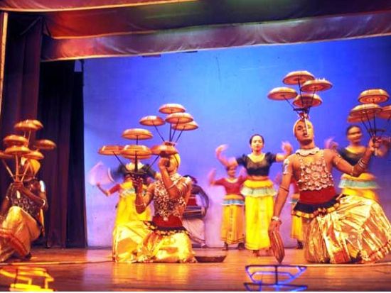 世界遺産キャンディ日帰りツアー　ピンナワラ象の孤児院＆キャンディアンダンス鑑賞 ＜貸切／日本語ガイド＞