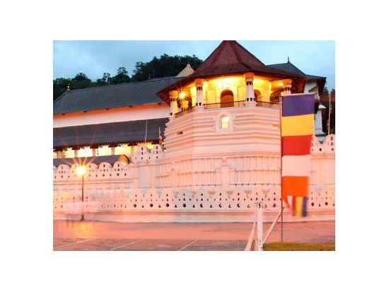 3つの世界文化遺産周遊ツアー　アヌラーダプラ＆シーギリヤ＆キャンディ ＜貸切／2泊3日または3泊4日／日本語ガイド＞