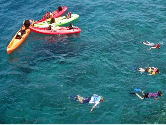 ケアウホウ湾シーカヤック＆シュノーケルツアー　海中洞窟探検プランあり　＜早朝・午前／日本語ガイド＞by キング・カヤック・ハワイ