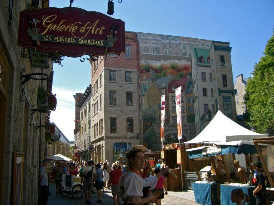 世界遺産ケベック 半日観光ツアー　州議事堂＆ノートルダム教会＆戦場公園＆ダルム広場 ＜日本語ガイド＞