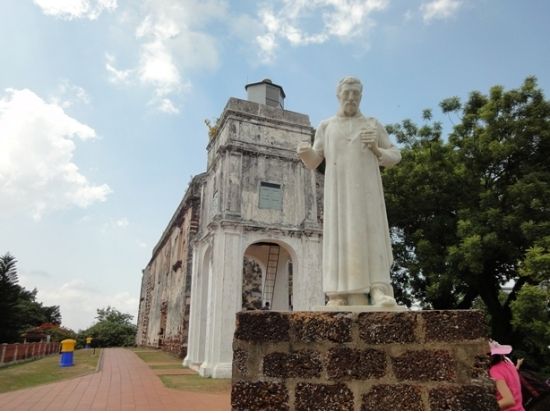 世界遺産マラッカ日帰り観光ツアー　オランダ広場＆セントポール教会 ＜ニョニャ料理のランチ付き／日本語ガイド＞