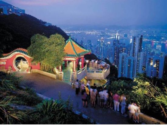 ビクトリアピークからの100万ドルの夜景観賞ツアー　四川料理のディナー付きプランあり＜日本語ガイド／トラム乗車券付き＞