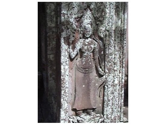 【混載】アンコールワット＋トム2大遺跡巡りツアー プノンバケンから夕日鑑賞＜1日／クメールランチ／日本語ガイド＞