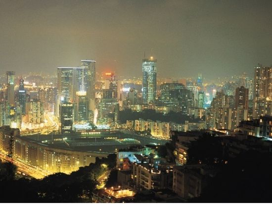 【空港送迎】香港国際空港 ⇔ 香港市内 ＜貸切／定員4名／日本語ガイド付きプランあり＞