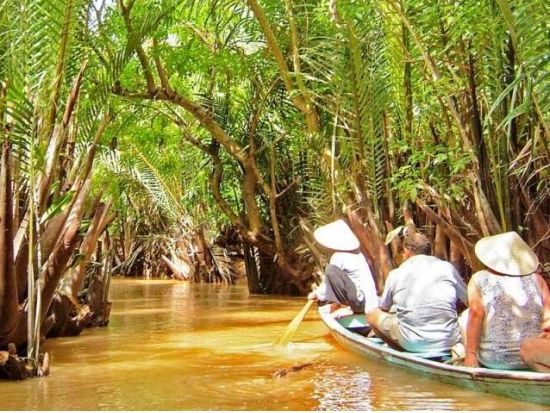 ホーチミン観光の決定版！メコン川クルーズ＋水上人形劇＋サイゴン川クルーズ　船内または人気店のディナー＜送迎／現地ガイド(日本語可)／象耳魚の昼食＋夕食＞