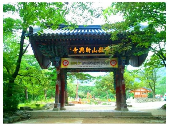 ソウル発・近郊ツアー　初夏の雪岳山＋江原＋洛山寺＋アバイ村　観光ツアー＜1日／ホテル送迎付／日本語ガイド／昼食付＞