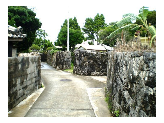 久高島パワースポット巡りツアー 琉球神話が残る神の島を地元ガイドと巡る！ 絶景の知念岬に立ち寄り　厚焼ポーク玉子おにぎり付き＜那覇市内ホテル無料送迎あり＞