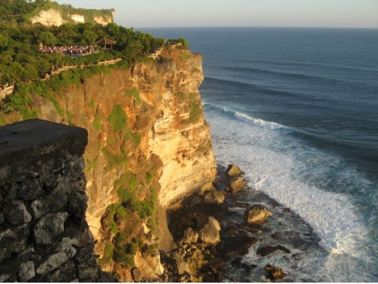 【貸切】極上癒しツアー！本格スパ＋ウルワツ寺院の夕日観賞　バリ島名物の海鮮ビーチディナー付き＜午後／日本語ガイド／夕食付＞