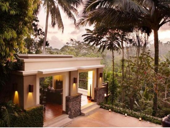 カユマニス「Kayumanis」プライベートプール付きヴィラ貸切デイユース+スパ or ディナー食事券&事前予約サービス＜ウブド内往復送迎付／ウブド地区＞