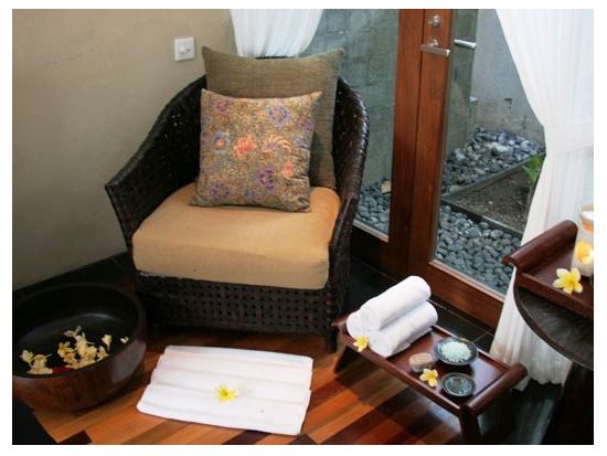 【デイユース】カユマニス「Kayumanis」プール付きヴィラを貸切+スパ+食事で帰国日にもおすすめ＜空港お送り可／ヌサドゥア地区＞