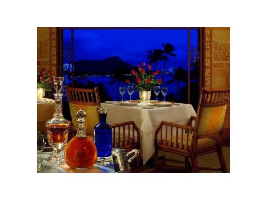 ラ・メール　食事券＆事前予約　オーシャンフロント・フレンチ・レストランでエレガントな夜を演出＜夕食／ハレクラニ内＞