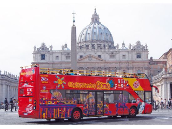 乗り降り自由！ローマ"Hop-on Hop-off"観光バスチケット＜24時間または48時間パス／英語音声ガイド／ローマ発＞