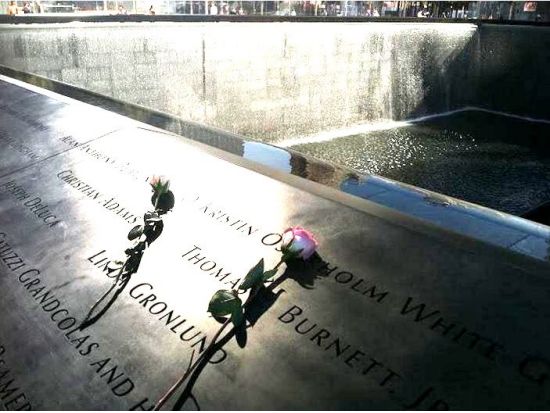 グラウンド・ゼロ＆セント・ポール教会 ウォーキングツアー 9/11メモリアルミュージアム入場チケット付きプランあり＜英語ガイド＞