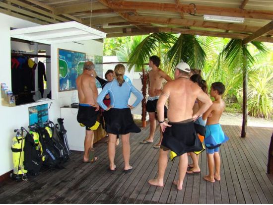 体験ダイビング　世界4大環礁のひとつ「ランギロア島」の神秘の海を体験！＜ボート／1ダイブ／ランギロア島／英語＞by トップダイブ