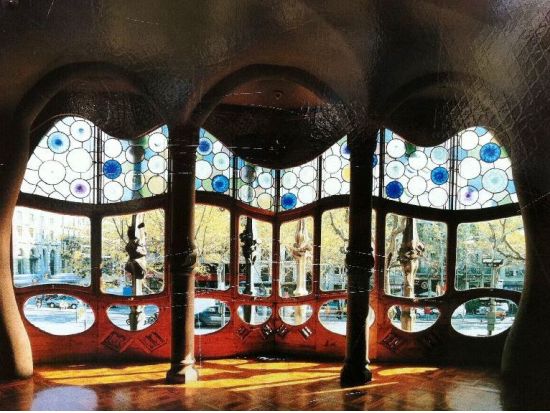 世界遺産サグラダ・ファミリア（エレベーター付）＆グエル公園＆カサ・バトリョ＆カサ・ミラ＆グエル邸　入場チケット事前予約 ＜1日または2日券／昼食付き＞