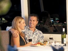20131115054540_92657_Couple_Evening
