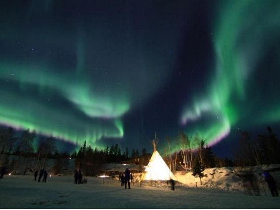 イエローナイフ オーロラ観賞ツアー　ランドマーク的存在のエクスプローラーホテル宿泊付き ＜2泊3日～4泊5日／日本語／イエローナイフ空港発＞
