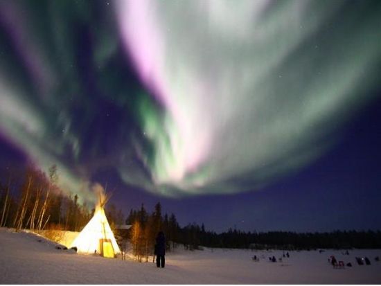 イエローナイフ オーロラ観賞ツアー　ランドマーク的存在のエクスプローラーホテル宿泊付き ＜2泊3日～4泊5日／日本語／イエローナイフ空港発＞