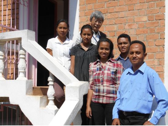 メリナ王国時代の宮殿！世界遺産アンブヒマンガとレミュール・パーク観光ツアー＜1日／昼食付／専用車／日本語ガイド／アンタナナリボ発＞