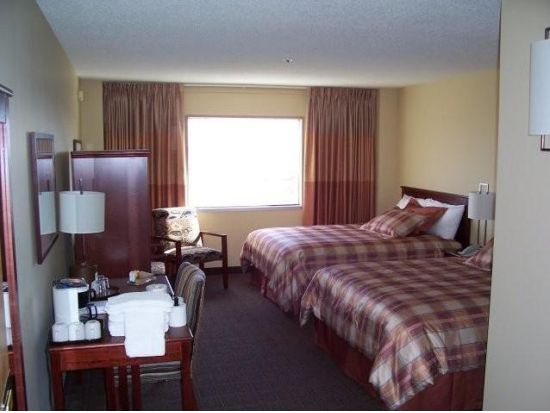 イエローナイフ オーロラ観賞ツアー　ランドマーク的存在のエクスプローラーホテル宿泊付き ＜2泊3日～4泊5日／日本語／イエローナイフ空港発＞