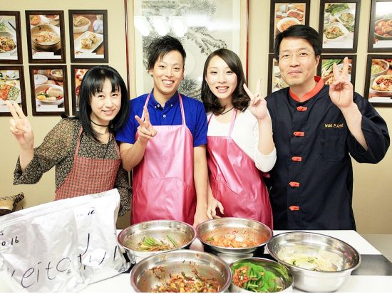 【韓国文化体験】Wooさん宅で旦那さん直伝の味を学ぶ☆各種キムチにトッポギ、チジミやチャプチェも作れる！　マッコリ試飲付きプランあり＜日本語対応＞ *明洞エリア