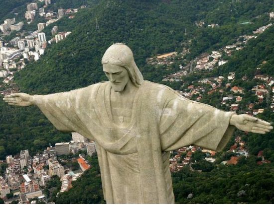 キリスト像を上空より観賞！リオの街ヘリコプターツアー＜リオ・デ・ジャネイロ発＞