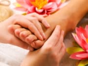 flower-foot-massage