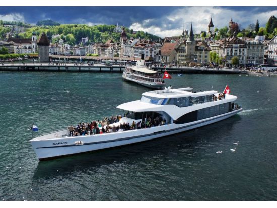 古都ルツェルン＆ルツェルン湖クルーズ　日帰り観光ツアー ＜4～10月／チューリッヒ発＞