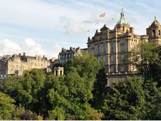 スコットランド 古都エジンバラ　宿泊ツアー　エジンバラ城入場券＋乗り降り自由バス乗車券付 ＜1泊2日または2泊3日＞