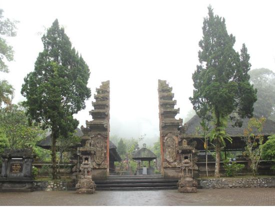 ランドローバーで行く！世界遺産ジャティルイのライステラス＋ティガルジャティ村砕石場＋バトゥカウ寺院＜1日／英語ガイド／オーガニックランチ付＞