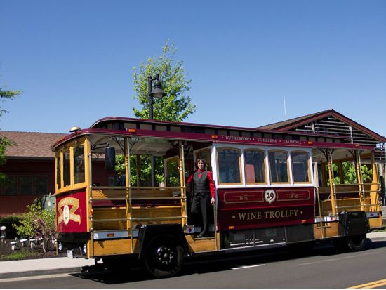 ナパバレー ワイントロリーで巡る1日ワイナリー ツアー ランチ付き＜3軒／英語／ナパ発着＞byNapa Classic Wine Trolley Tour