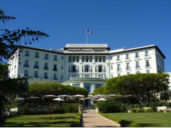 南仏半日ツアー ヴィルフランシュ＆ロスチャイルド邸＆ケリロス邸＆サンジャンキャップフェラ岬 ＜約4.5時間／日本語ドライバーガイド／ニース発＞