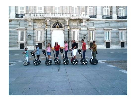 セグウェイで巡る　マドリード半日観光ツアー ＜英語ガイド／マドリード発＞