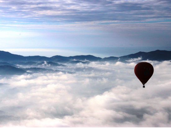 熱気球ツアー　カタルーニャの空を大冒険！＜午前／バルセロナ発＞