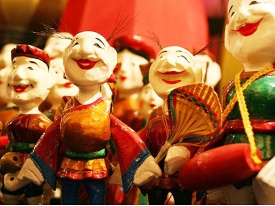 人気No.1のナイトツアー！水上人形劇鑑賞＋サイゴン川クルーズ　船内または人気店のディナー＜夜／一部のホテルに送迎可／現地ガイド(日本語可)／夕食付＞