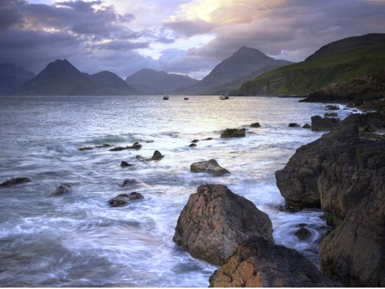 スコットランド3泊4日ツアー　翼の島「スカイ島」＆ハイランド地方西部 ＜カイル・オブ・ロカルシュなど宿泊／英語ドライバーガイド／エジンバラ発＞