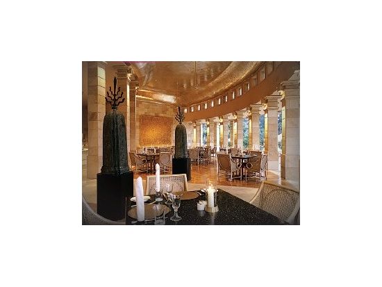 【世界遺産】ボロブドゥール遺跡＋ムンドゥット寺院＋プランバナン寺院1日ツアー＜入場料込／昼食付／日本語ガイド＞