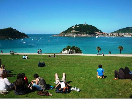 【空港送迎】ビルバオ空港 ⇔ サン・セバスチャン市内 ＜貸切／スペイン語ドライバー＞by Discovery Basque